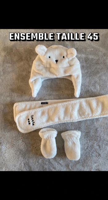 Ensemble bonnet écharpe moufles taille 45