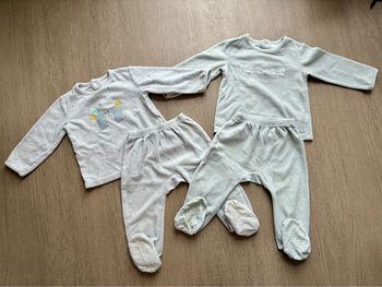 Lot de 2 pyjamas velours 2 pièces avec pieds 18 mois