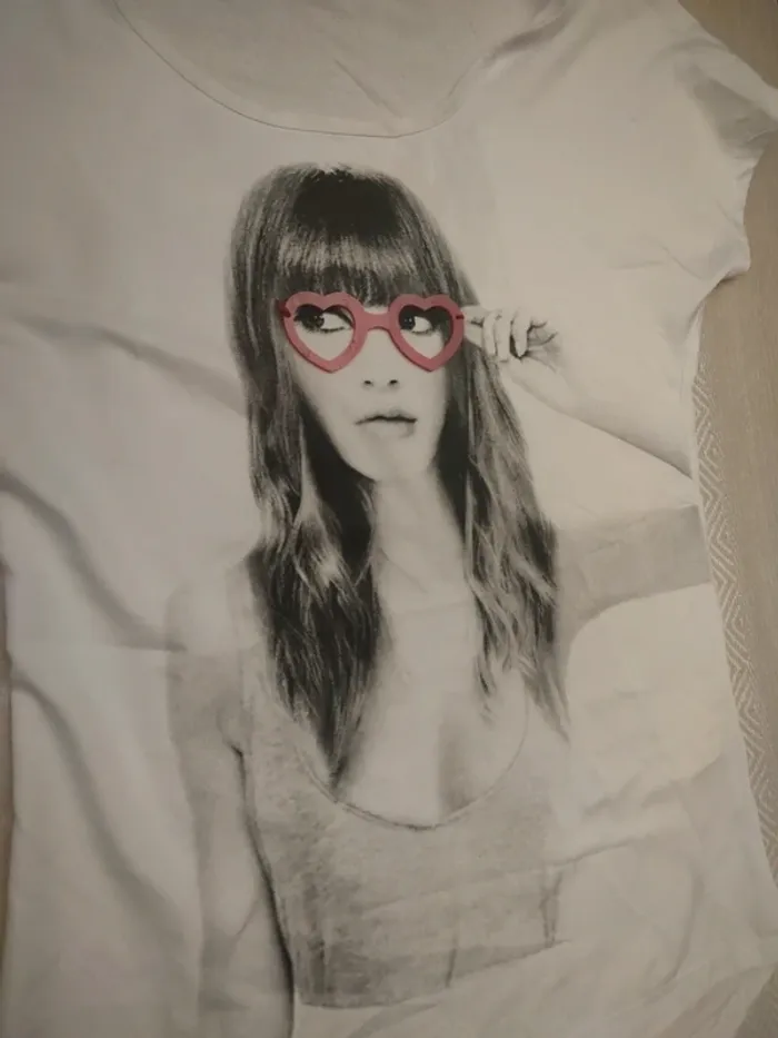 Tee shirt fluide leger lunettes coeur Jennyfer 14 ans - photo numéro 2