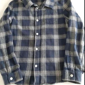 chemise  9/10 ans  parfait  état