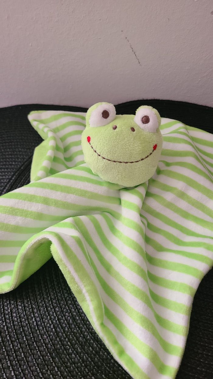 Doudou grenouille plat rayé vert Shenzhen M&J Toys - photo numéro 2