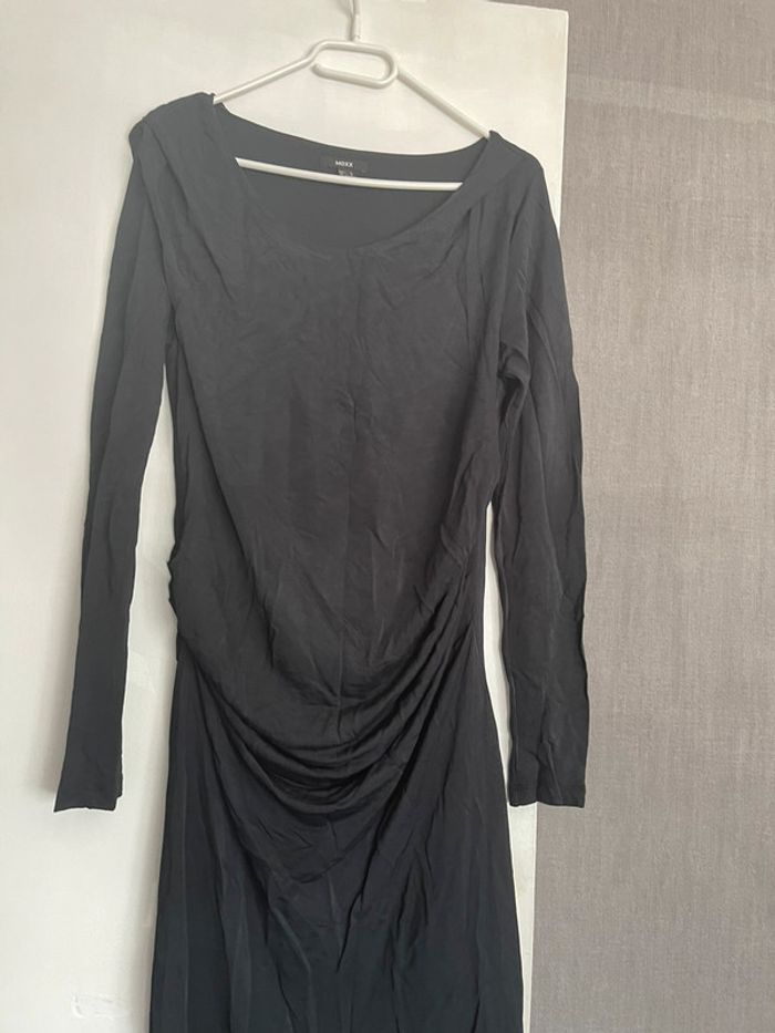 Robe noir - photo numéro 2