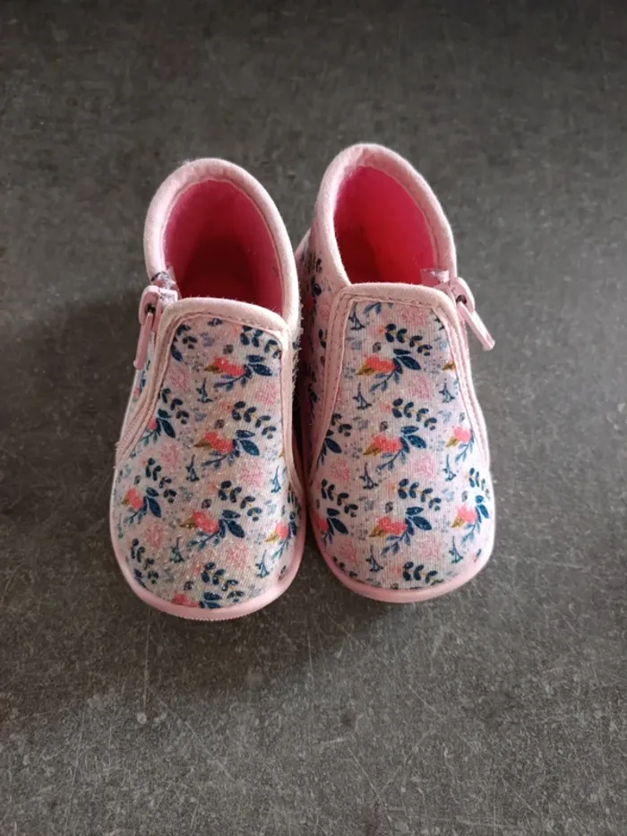 Chaussons fleuris 19
