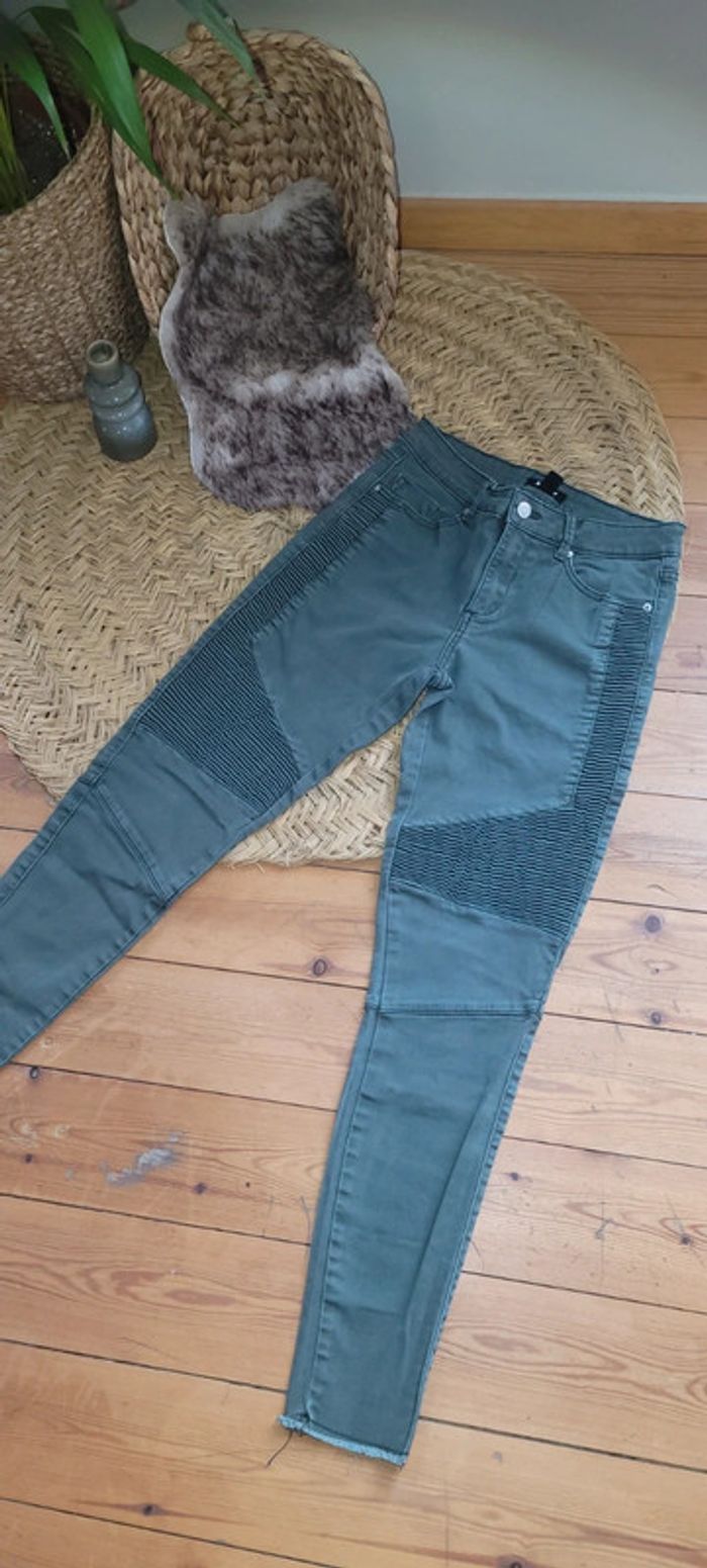 Joli jeans kaki Jennyfer Taille S Parfait état - photo numéro 3