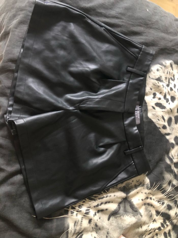 Shorts cuir noir