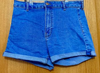 Short en jean bleu bershka