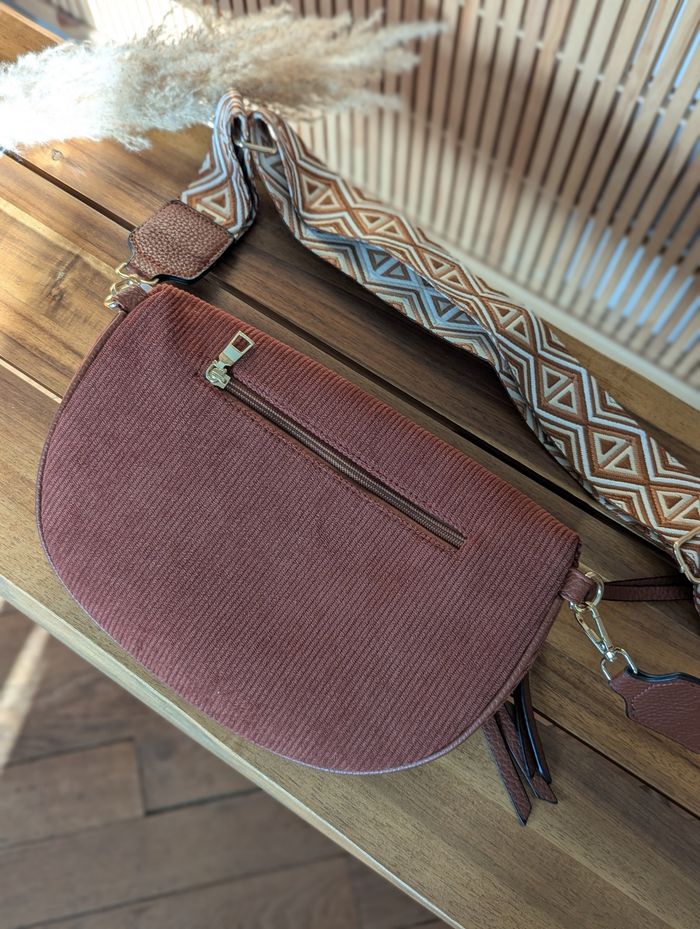 Sac banane effet velours couleur marron chocolat - photo numéro 3