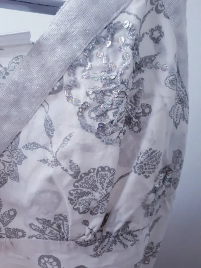 Top bretelles blanc gris 44 46 - photo numéro 5