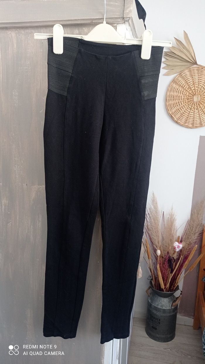 Legging noir Esmara taille XS/S  tres bon état - photo numéro 2
