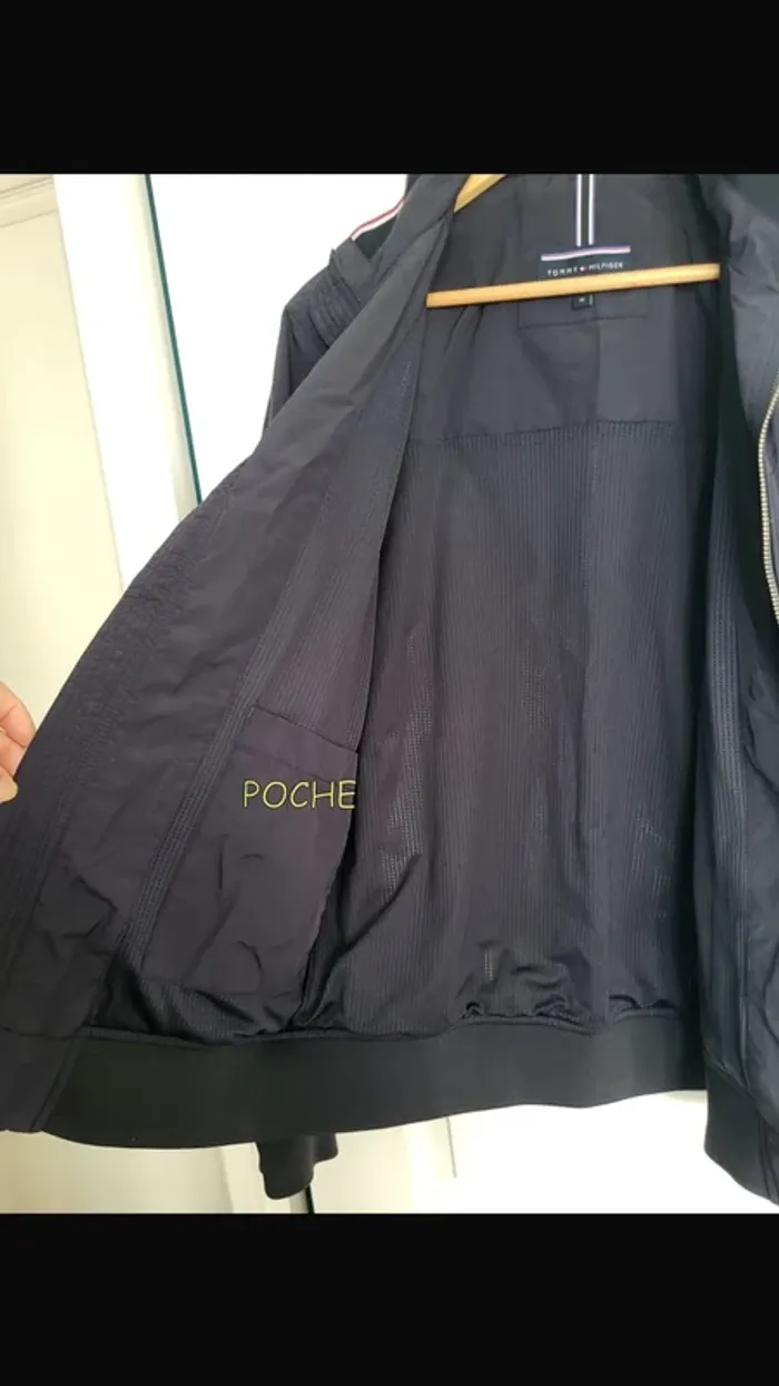 Veste coupe vent imperméable Tommy Hilfiger impeccable taille M - photo numéro 9