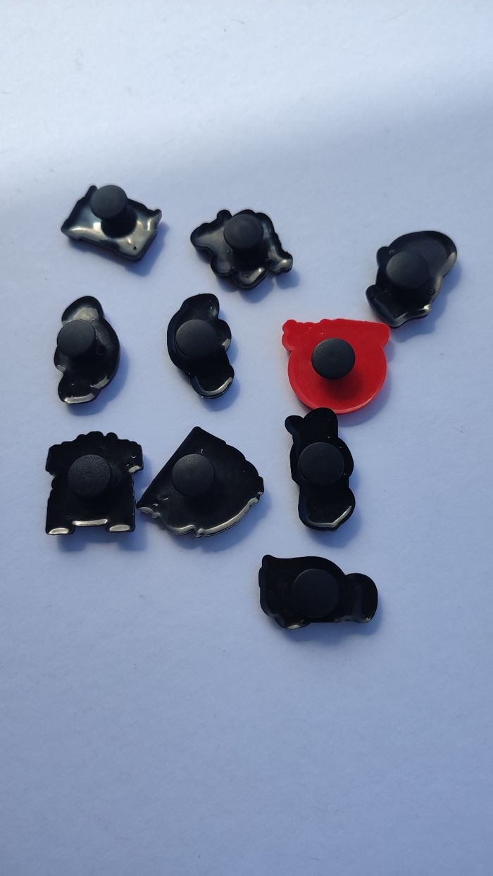 Lot pins crocs cars - photo numéro 3