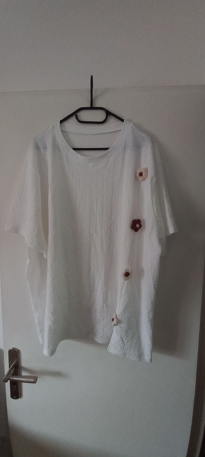 Haut gaufré blanc