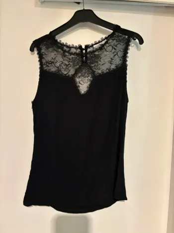 Haut noir chic dentelle La City – Taille 38