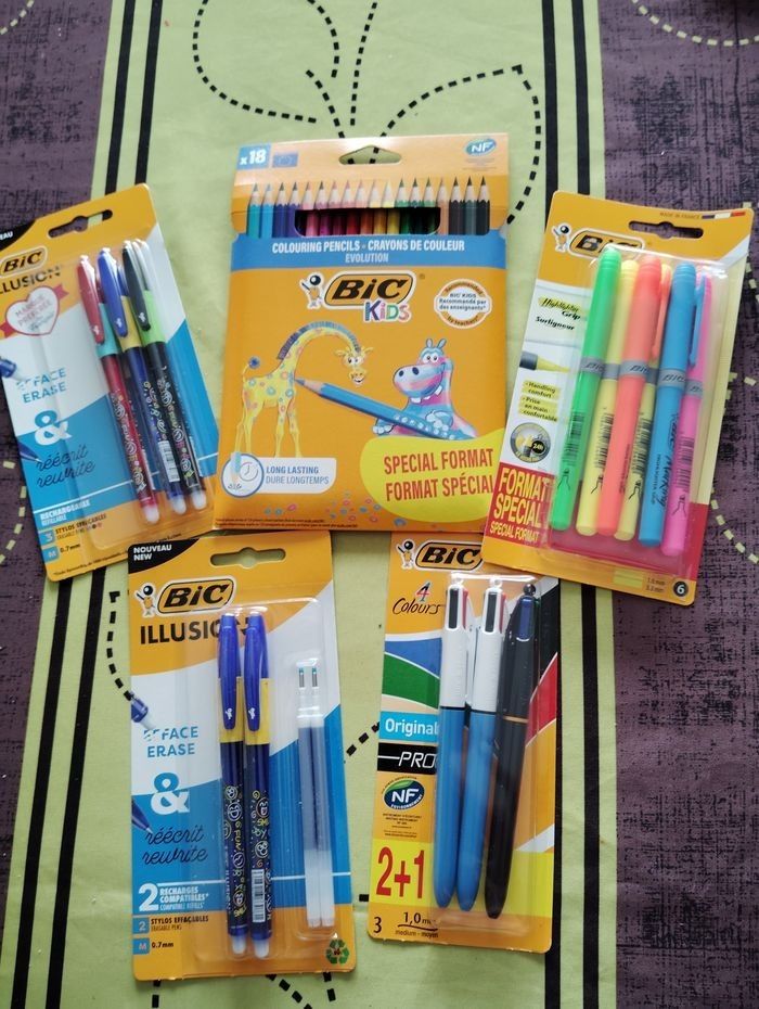 10 Cahiers + stylos, crayons de couleurs et stabilos - photo numéro 3