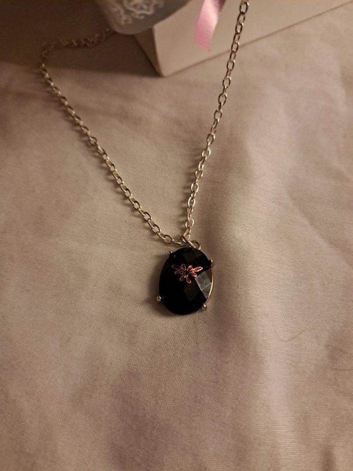 Collier acier inoxydable avec pendentif noir florale - photo numéro 5