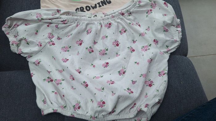 Lot de 2 hauts fleurs 6 ans - photo numéro 2