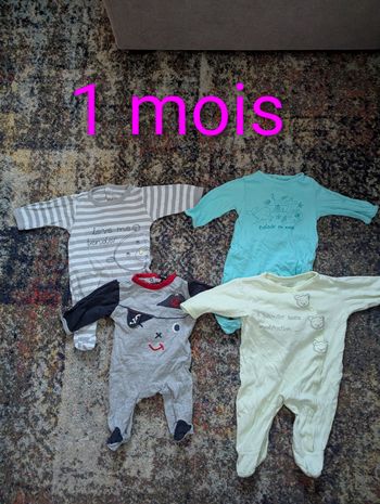 Pyjamas fins 1 mois