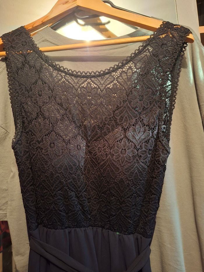 Robe longue avec dentelle - photo numéro 2