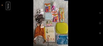 Lot bébé divers bonnet album naissance sécurité trousse chaussures
