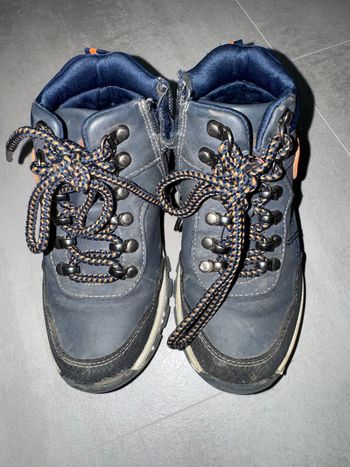 Chaussure haute taille 27