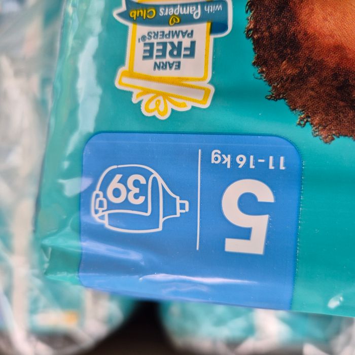 Couche taille 5 Pampers : 156 couches (4*39) - photo numéro 2
