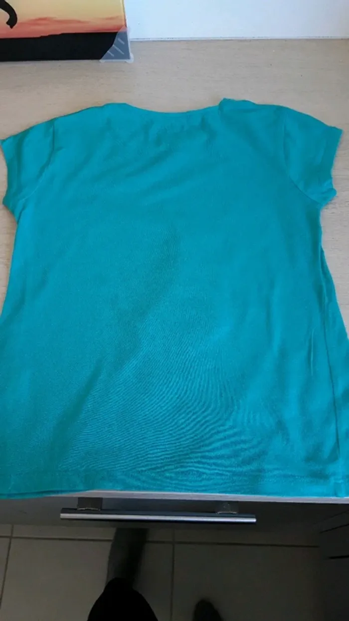 T-shirt taille 10 ans - photo numéro 3