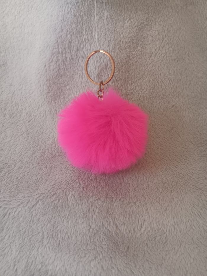 Porte clé pompon de sac LG import - photo numéro 2