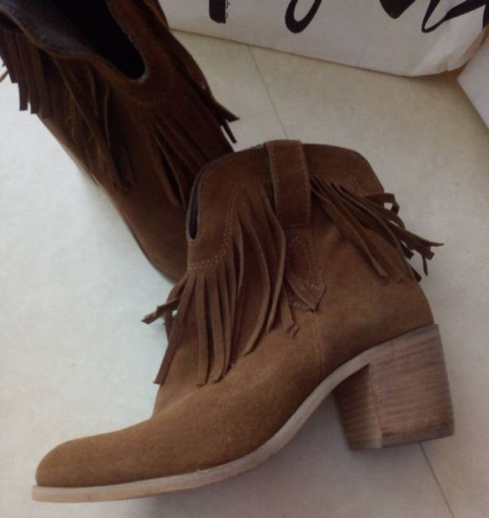 Boots franges camel en cuir neuf 37