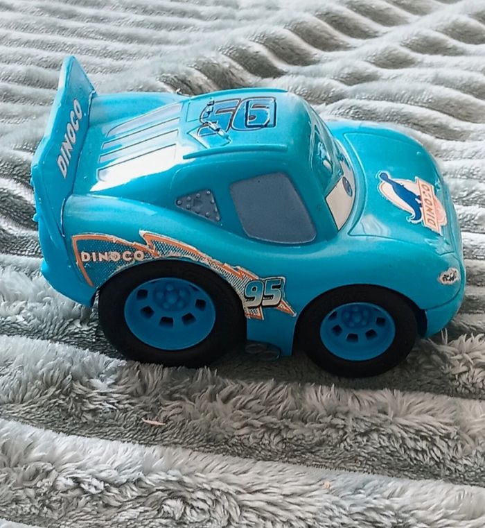 Voiture dinoco cars disney pixar - photo numéro 2