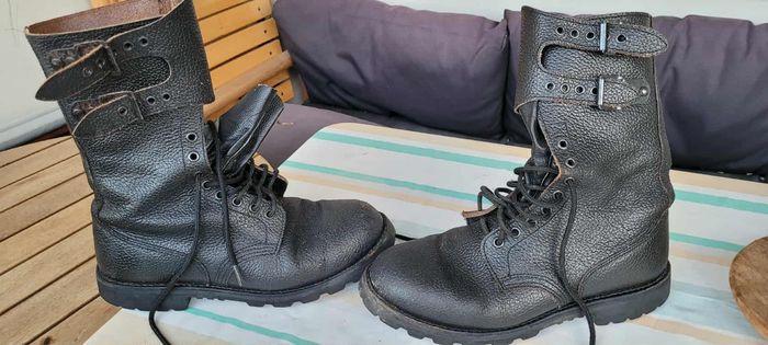 Bottes rangers militaire taille 44 cuir - photo numéro 2