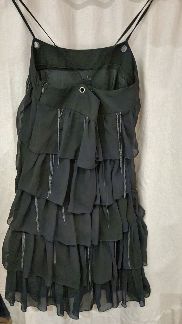 Robe noire volantée - photo numéro 2