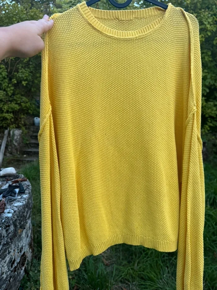 Pull jaune en maille
