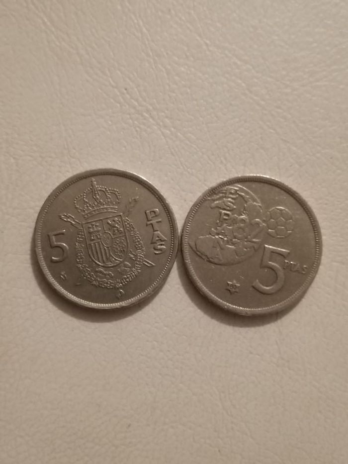 Deux pièces de 5 pesetas