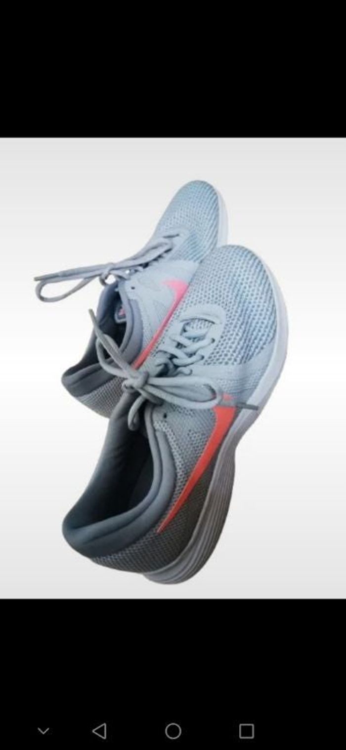 Nike Révolution 4 Gris et Rose, chaussure Running femme