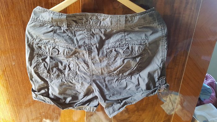 Short taupe foncé /kaki - photo numéro 4