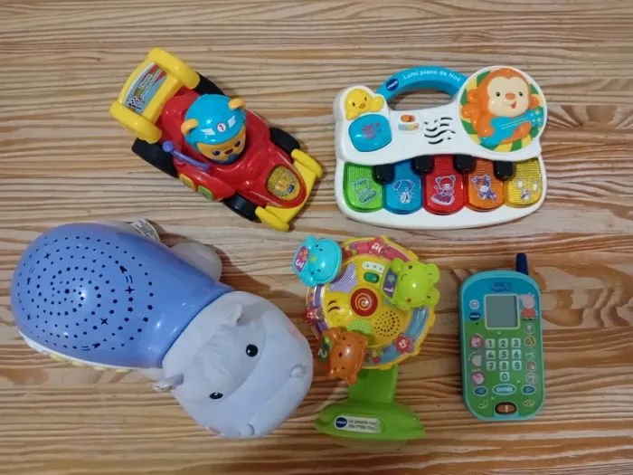 Lot de jouets d'éveil Sons et Lumières de Vtech