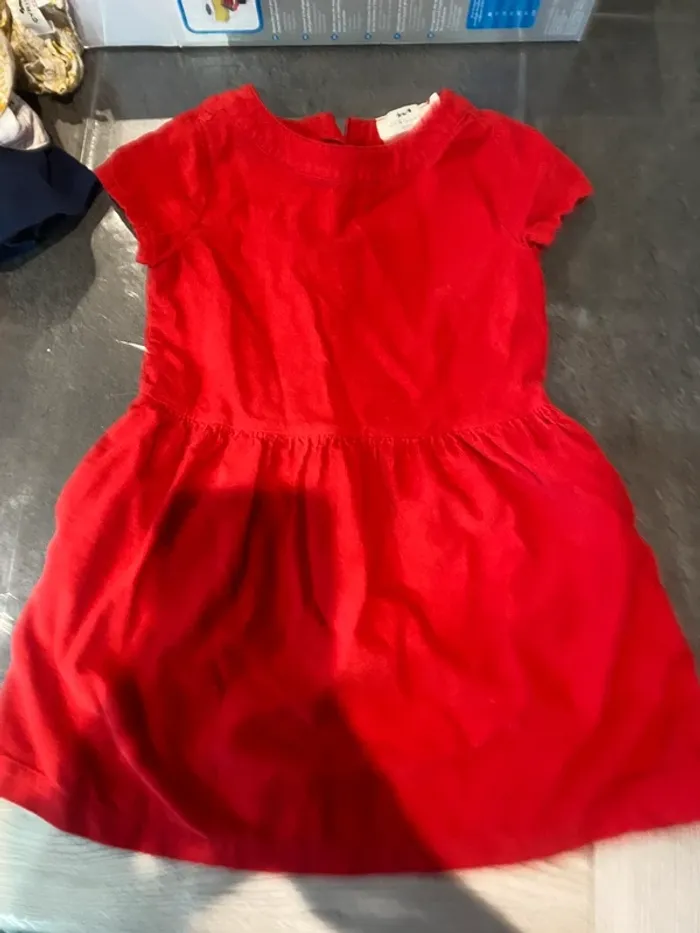 Robe rouge en velours