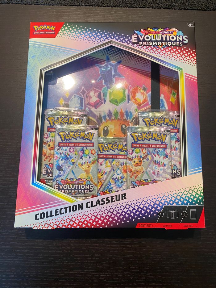 Coffret classeur Pokémon évolutions prismatiques