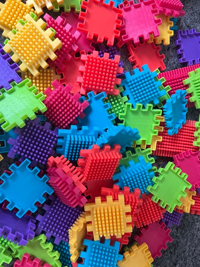 Bloc de construction a picot