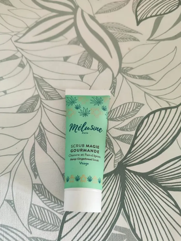 Melusine scrub magie gourmande chanvre et pain d'epices visage 75ml valeur 18€