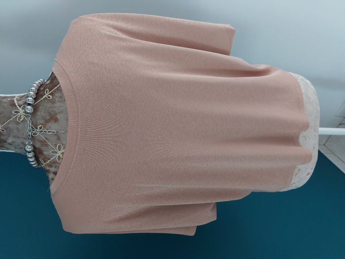 T-shirt Zara beige rosé taille M - photo numéro 3