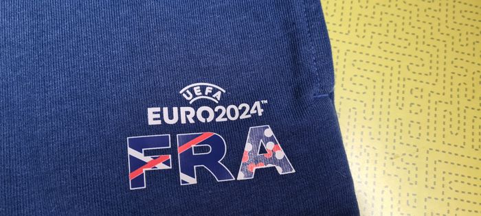 Short molletonné UEFA Euro 2024 - neuf - 2/4 ans - photo numéro 4