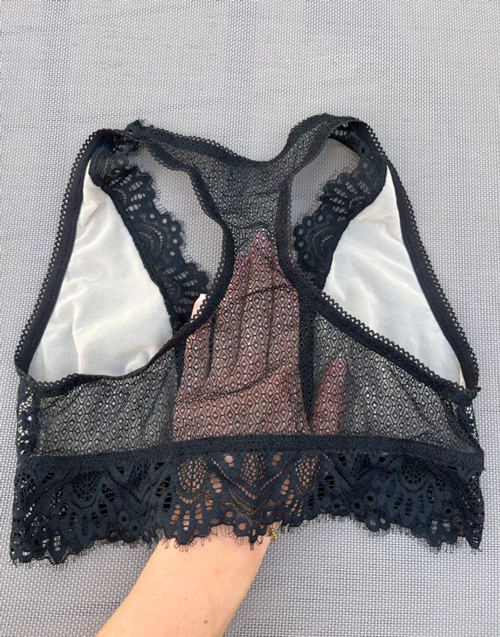 Soutien gorge en dentelle - photo numéro 3