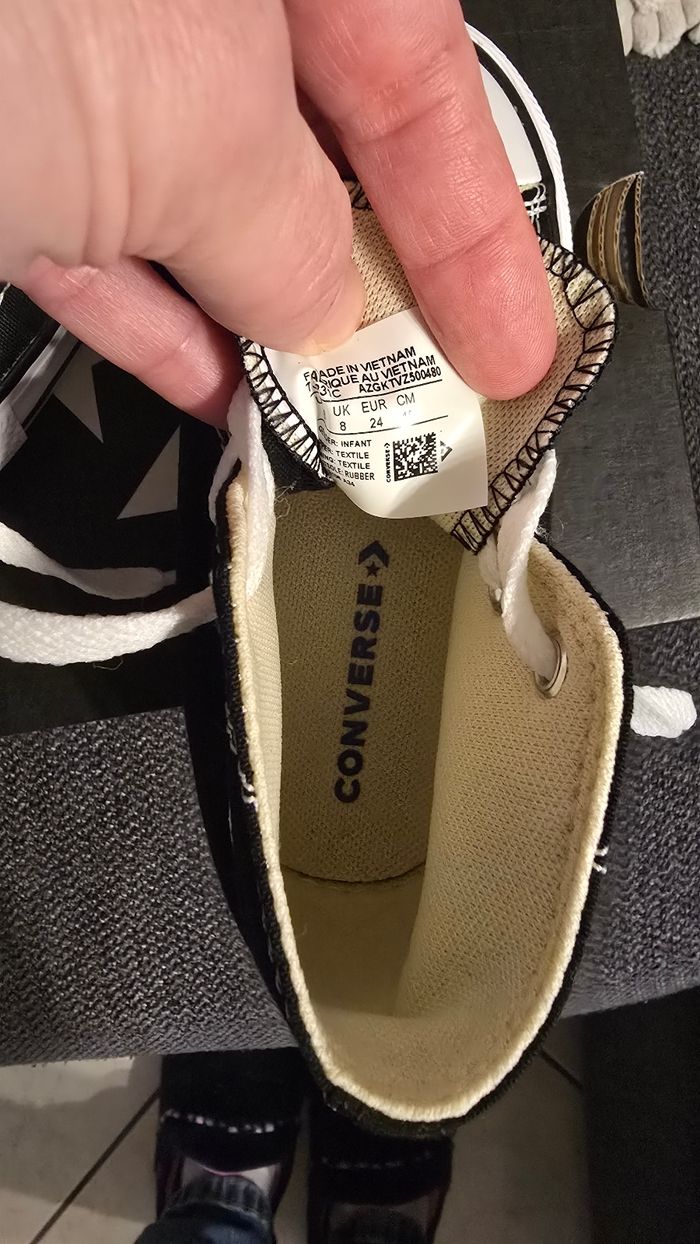 (Neuves non portées) 😍🥰🤩superbes baskets converses Pointure 24 unisex 😍🥰🤩 - photo numéro 5