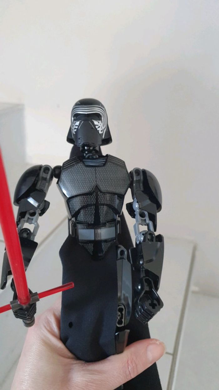 Lego 75117 star wars Kylo Ren - photo numéro 6