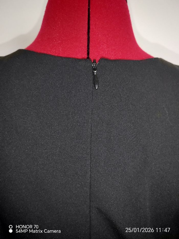 Robe crayon intemporelle - photo numéro 5