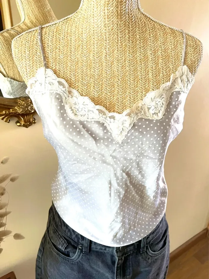 Sublime Top fine bretelle à Pois satiné et dentelle blanche taille 36 Côté Femme - photo numéro 7