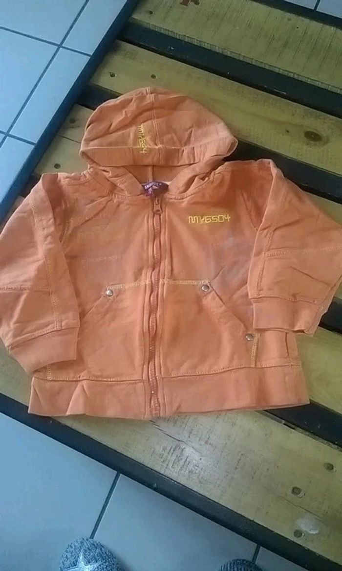 sweat zippé 4/5 ans
