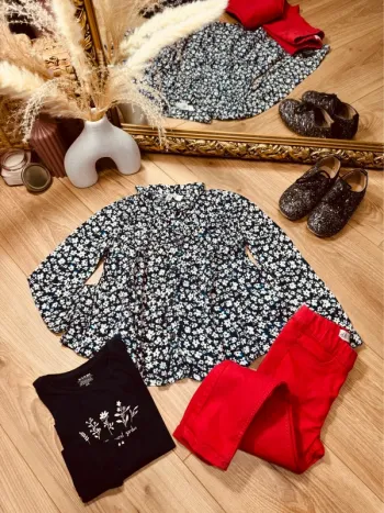 Taille 4 ans tenue 3 pièces fille multimarque bleu marine et rouge * fleurs * 🌹