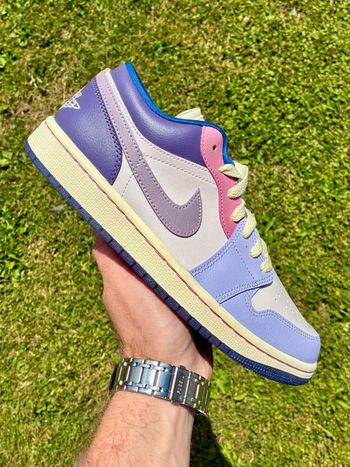 Baskets Jordan One low violette pointure 40 neuves avec boîte